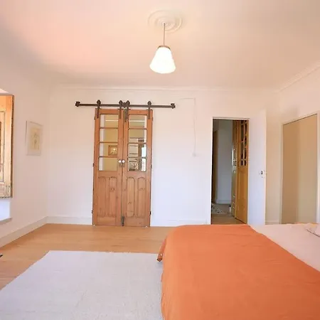 Villa Casa Arnaldo Camarate (Setubal)